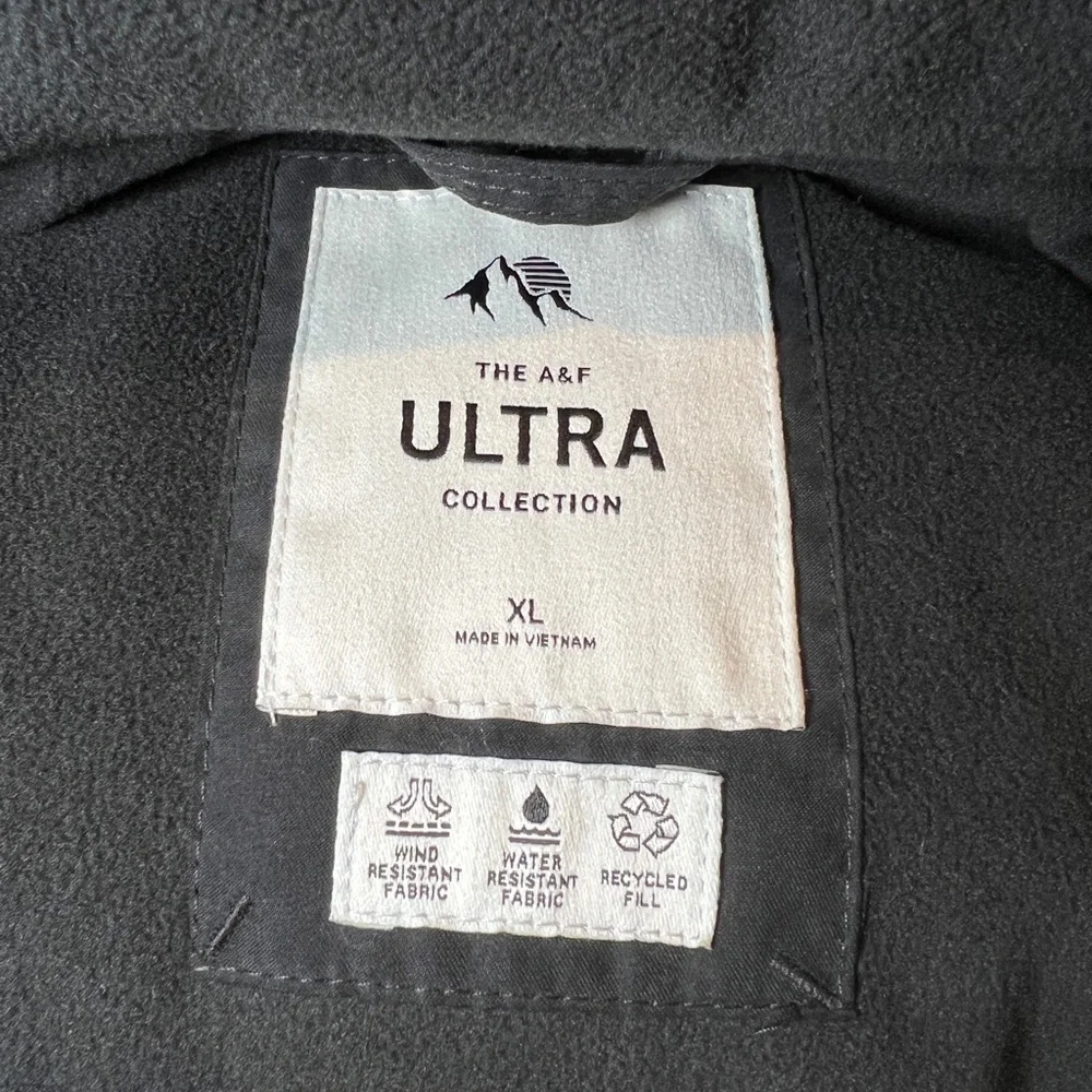 Abercrombie & Fitch Men’s Ultra Puffer Coat with Hood - Picture 5 of 10